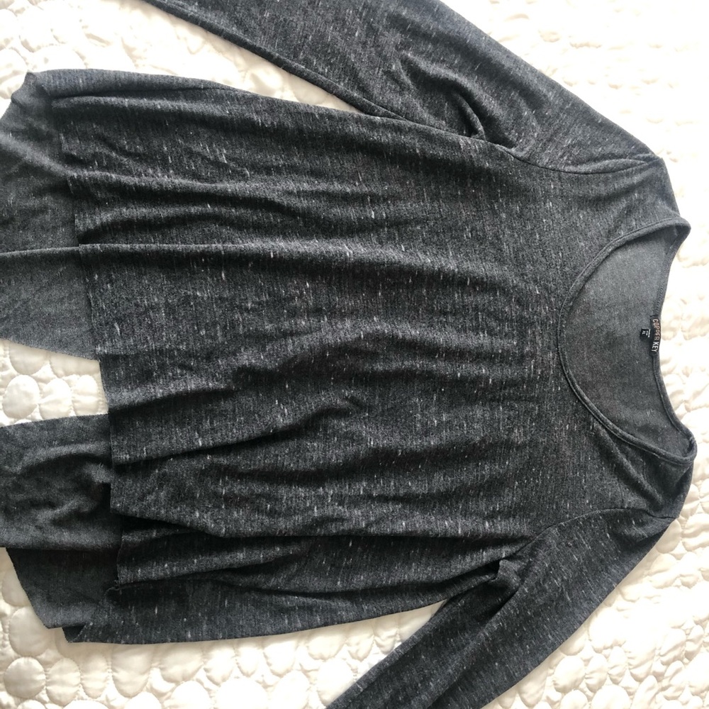 Long sleeve knit top